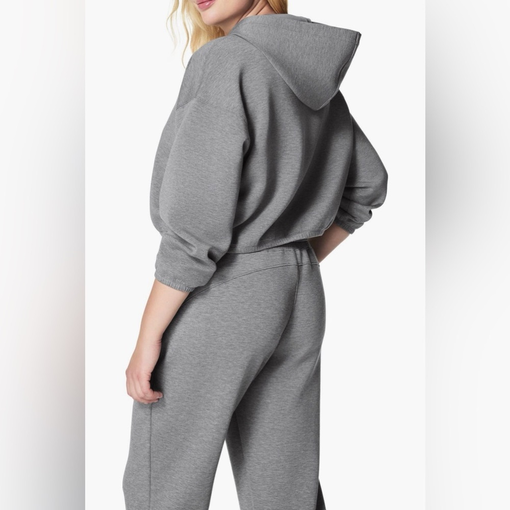 SPANX AirEssentials® Cropped Hoodie | Lit Grey Heather | Size Large - Picture 6 of 6